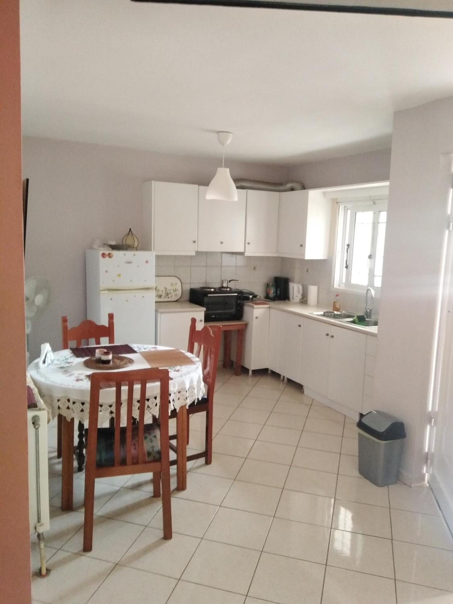 Stavros Apartments 아르테미다 외부 사진